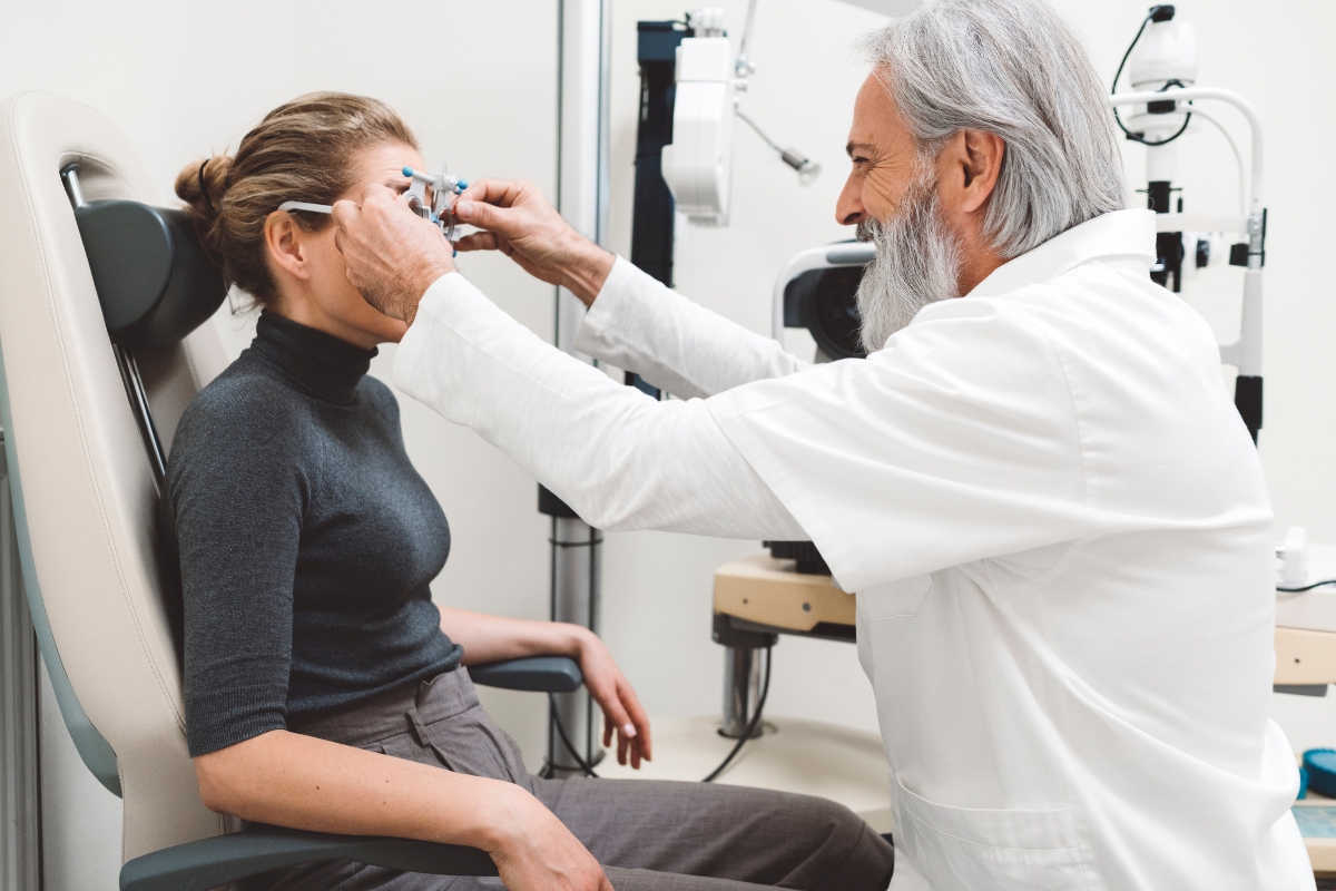 Macular degeneration treatment and eye care in Scottsdale AZ at Scottsdale Eyeology